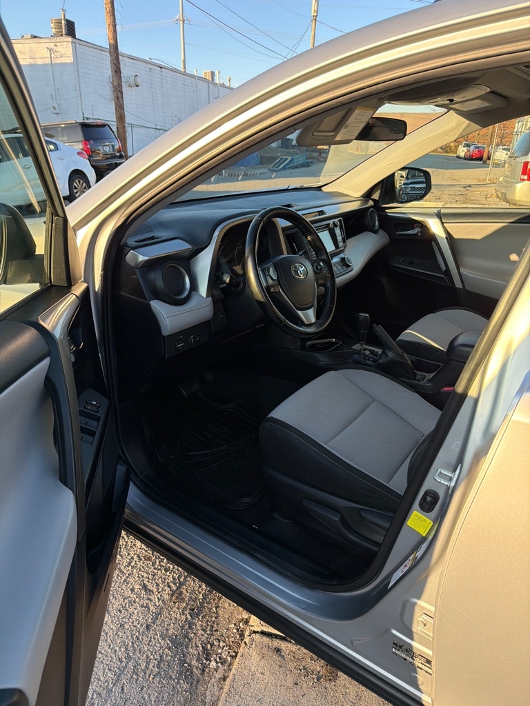 Toyota RAV4 XLE FWD 2018