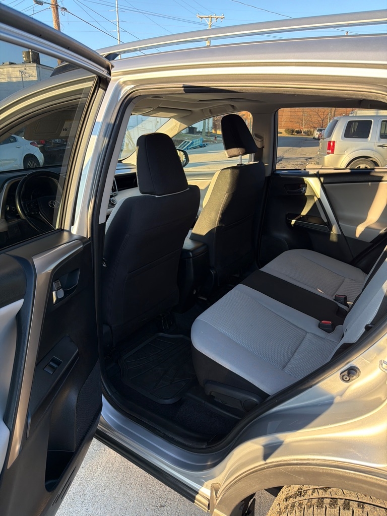 Toyota RAV4 XLE FWD 2018