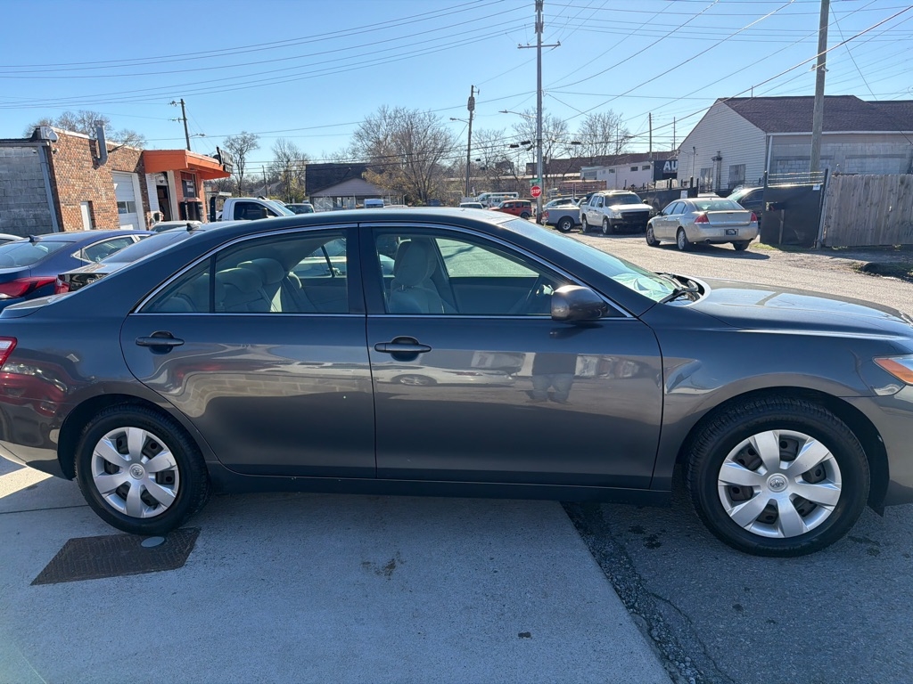 Toyota Camry SE 5-Spd AT 2009