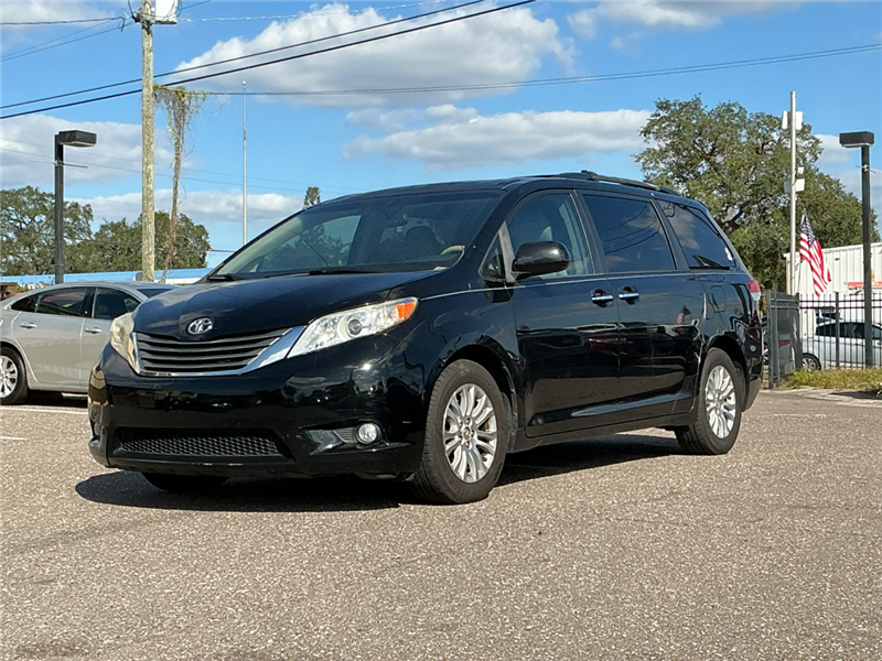 2012 Toyota Sienna XLE FWD 8-Passenger V6