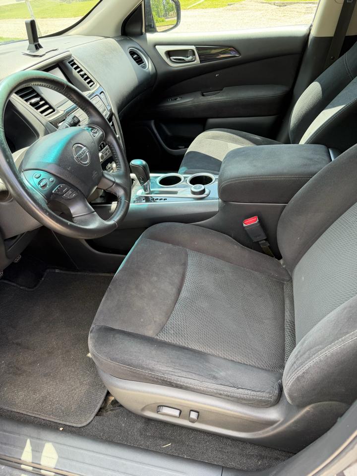 Nissan Pathfinder S 4WD 2014