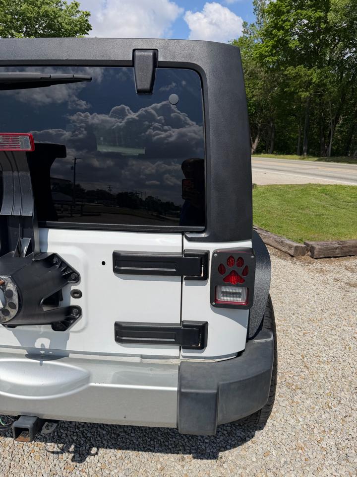 Jeep Wrangler Unlimited Sahara 4WD 2012