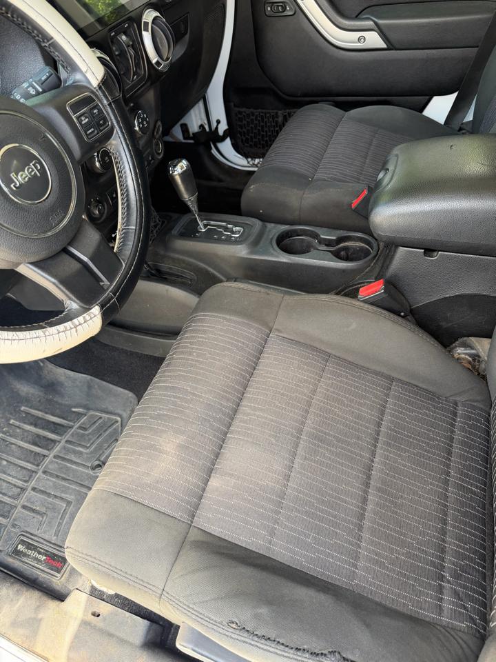 Jeep Wrangler Unlimited Sahara 4WD 2012