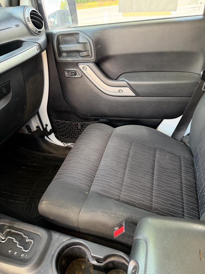 Jeep Wrangler Unlimited Sahara 4WD 2012