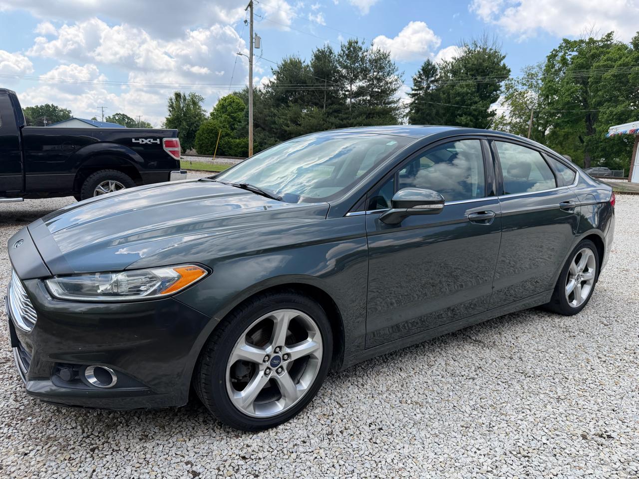 2015 Ford Fusion SE FWD's photo