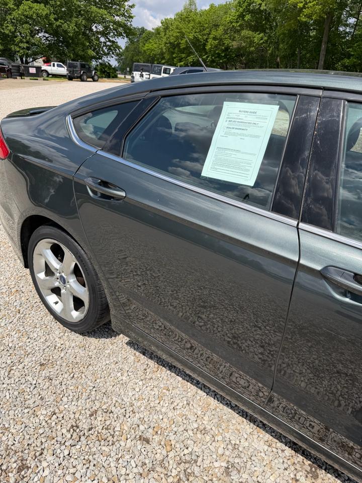 Ford Fusion SE 2015