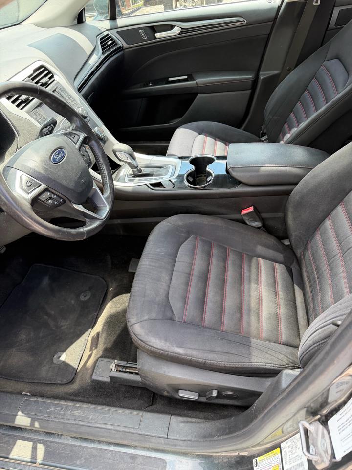 Ford Fusion SE 2015
