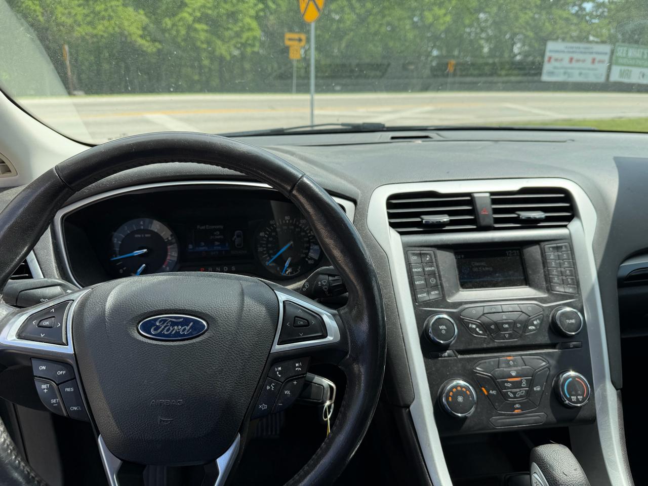 Ford Fusion SE 2015