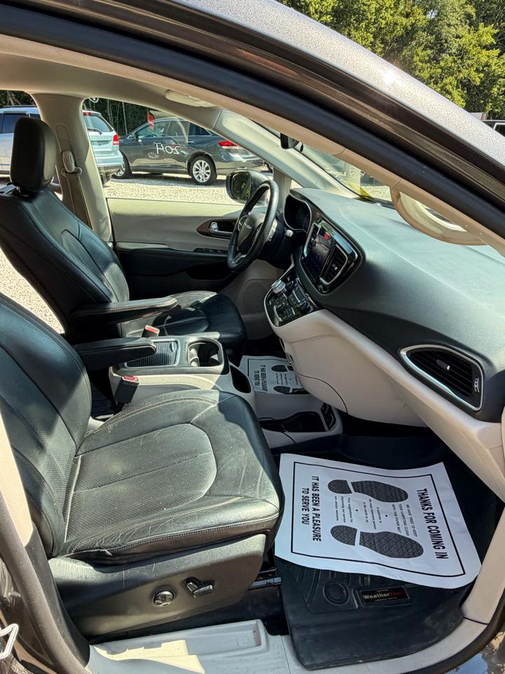 Chrysler Pacifica Touring-L Plus 2017