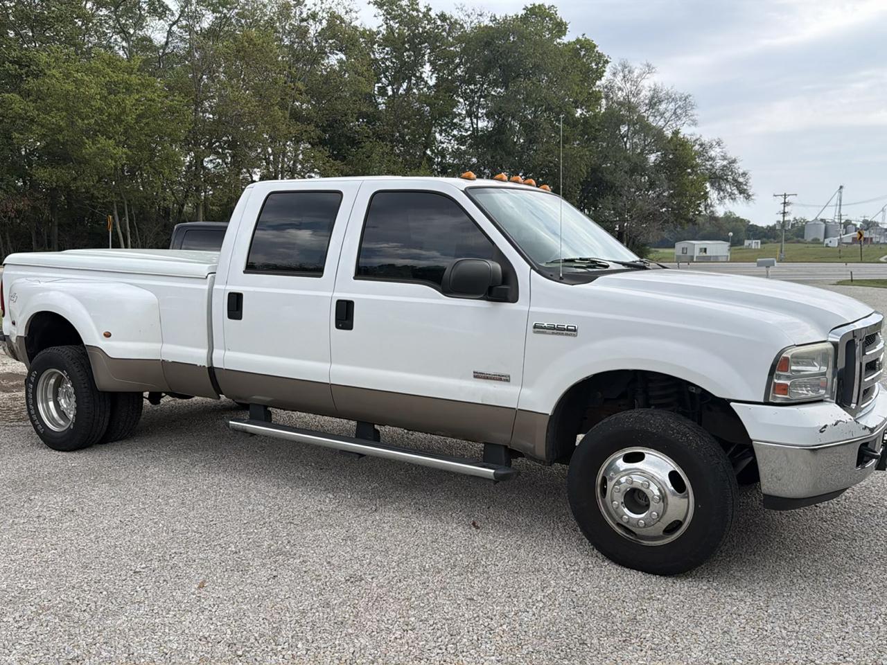 Ford F-350 SD XL Crew Cab 4WD DRW 2005