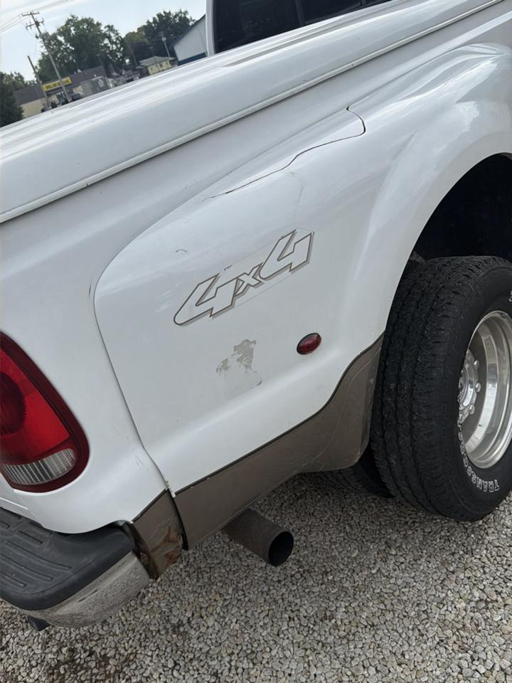 Ford F-350 SD XL Crew Cab 4WD DRW 2005