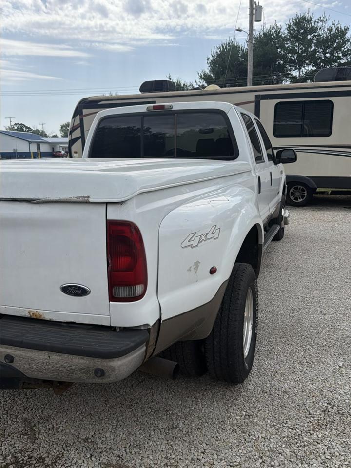 Ford F-350 SD XL Crew Cab 4WD DRW 2005