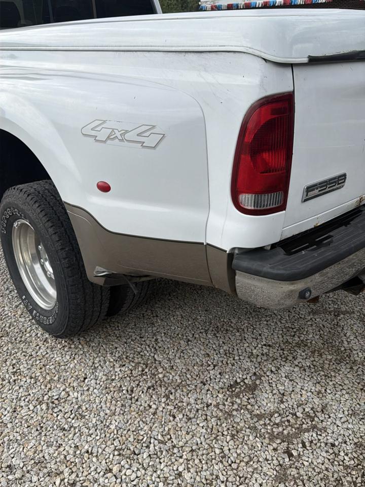 Ford F-350 SD XL Crew Cab 4WD DRW 2005