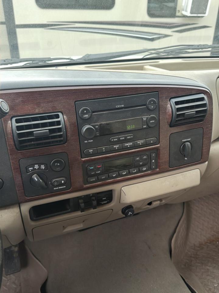 Ford F-350 SD XL Crew Cab 4WD DRW 2005
