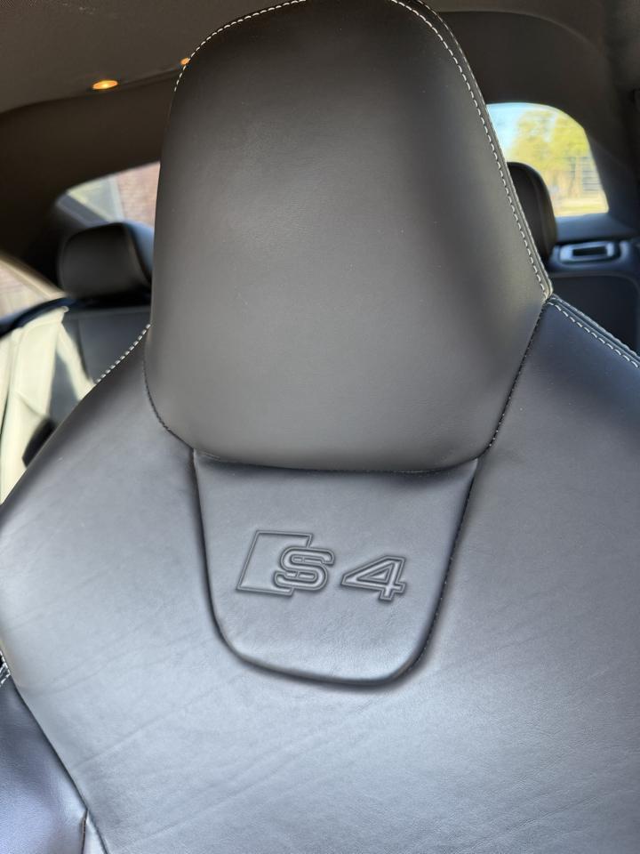 Audi S4 Sedan quattro S tronic 2013