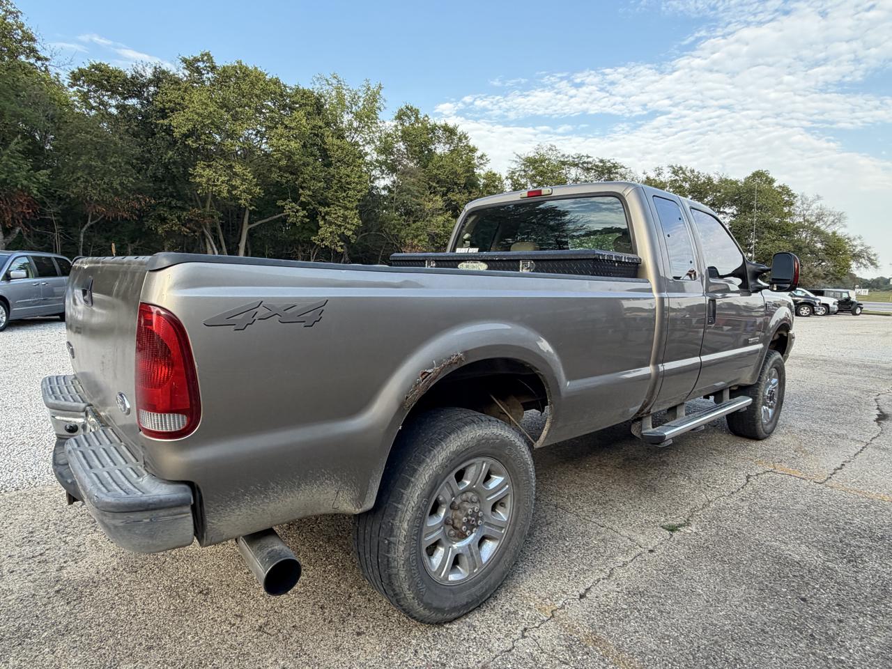 Ford F-250 SD XL SuperCab 4WD 2004