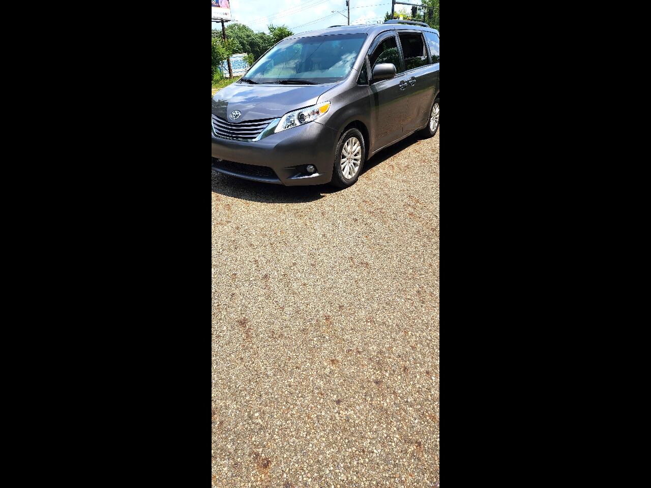 2016 Toyota Sienna XLE FWD 8-Passenger V6