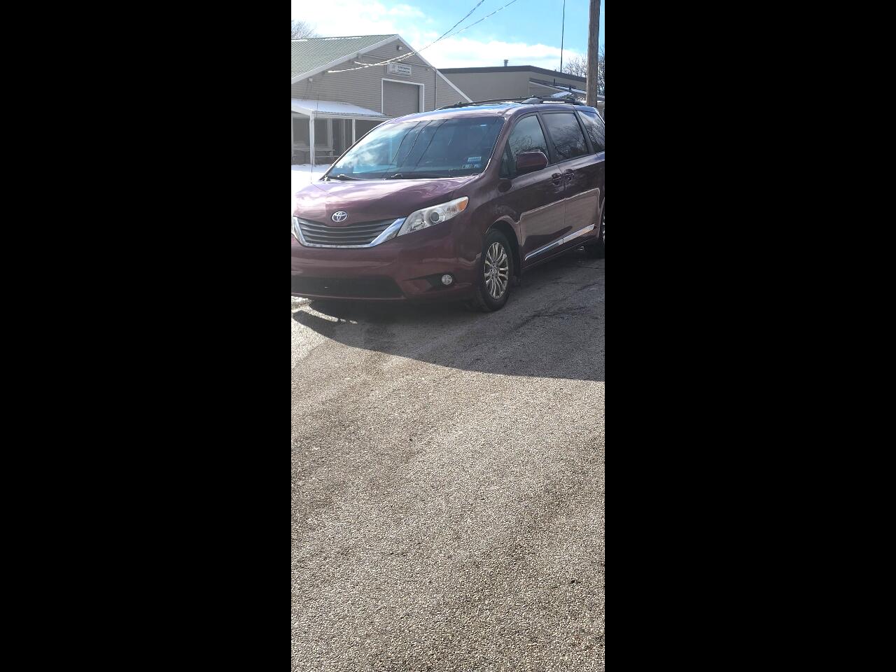 2013 Toyota Sienna XLE