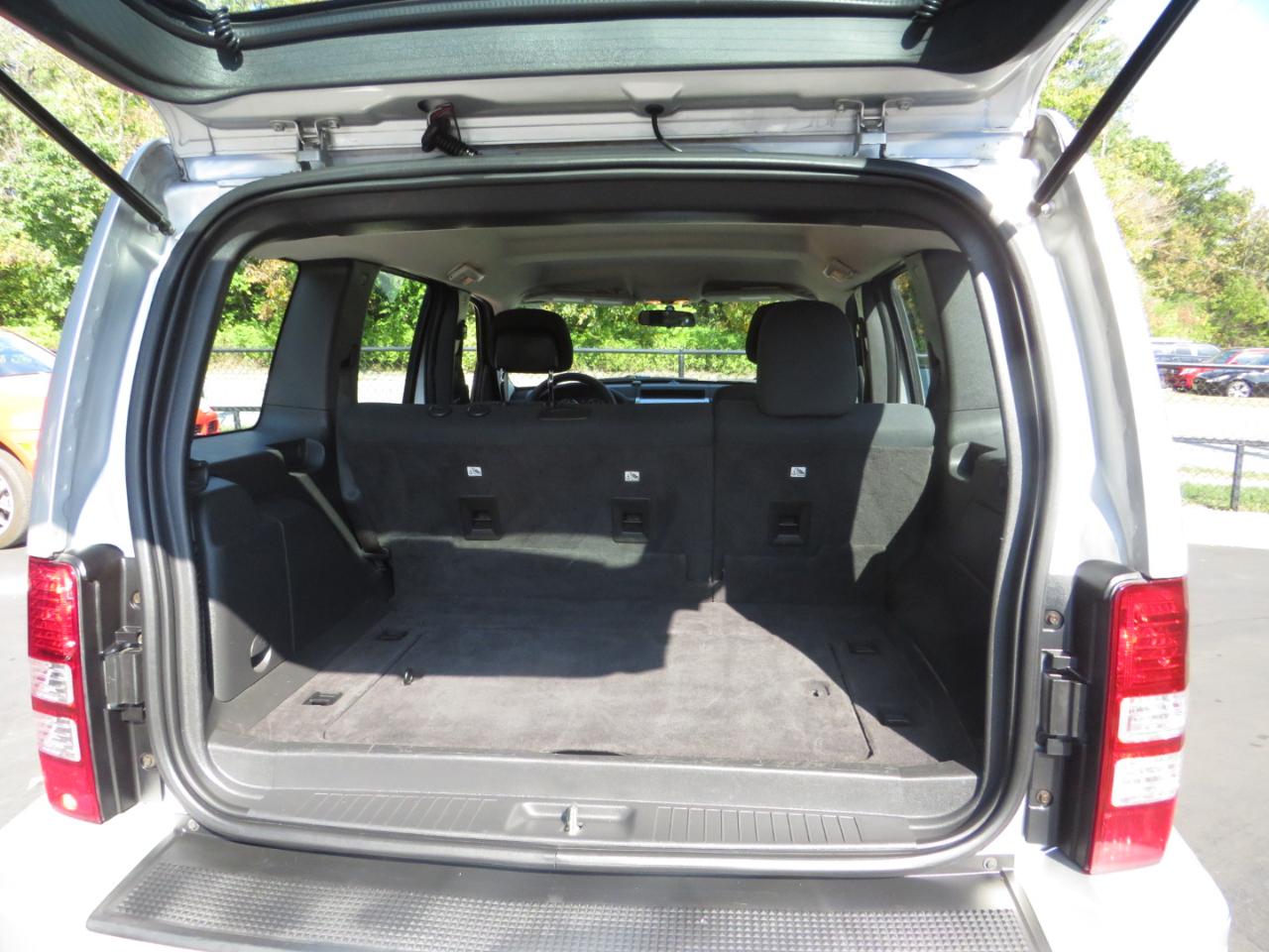 Jeep Liberty 4WD 4dr Sport 2011