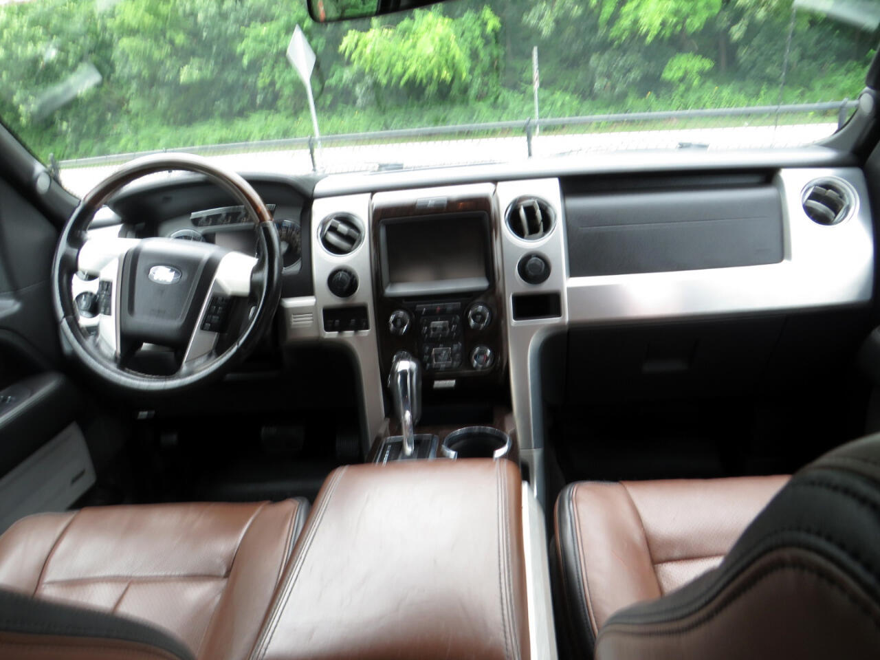 2013 Ford F-150 Platinum photo 15