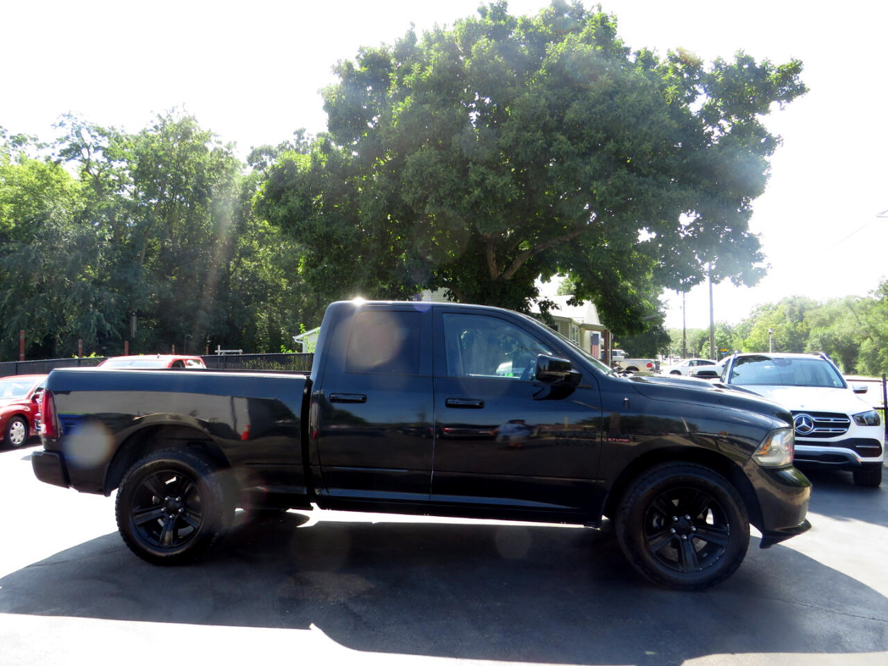 2015 Ram 1500 Sport photo 2