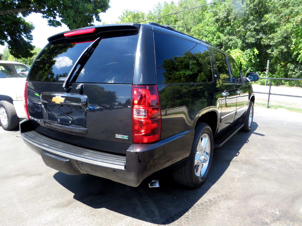 2012 Chevrolet Suburban 1500 LTZ photo 4