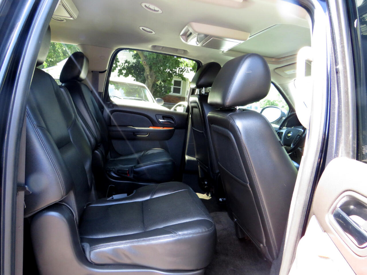 2012 Chevrolet Suburban 1500 LTZ photo 11