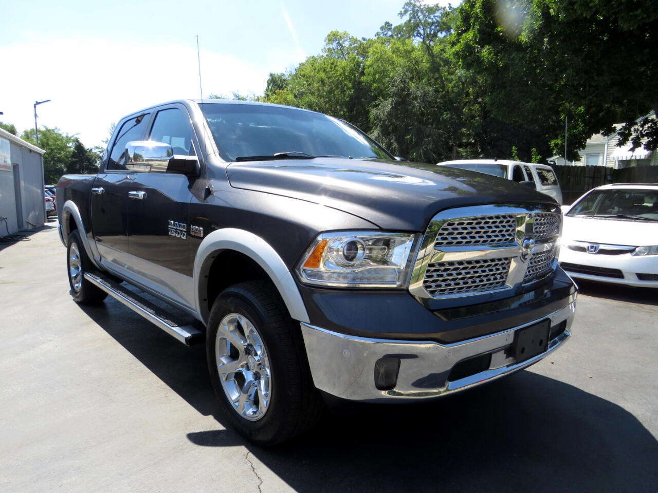2015 Ram 1500 Laramie photo 3