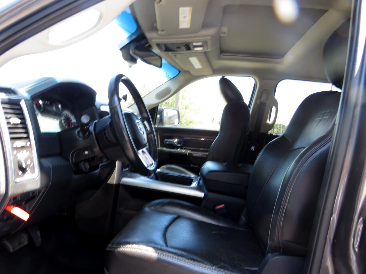 2015 Ram 1500 Laramie photo 10