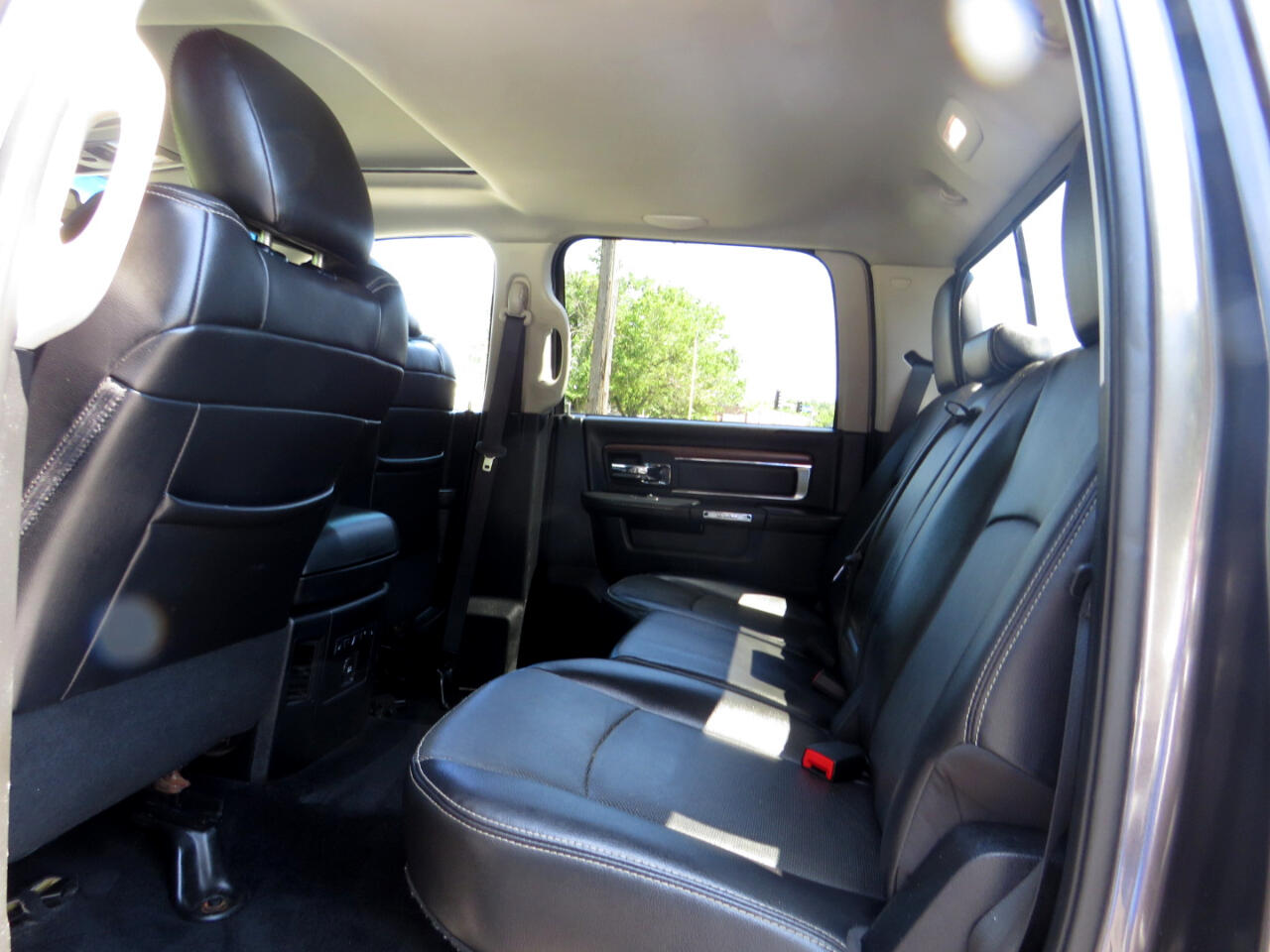 2015 Ram 1500 Laramie photo 11