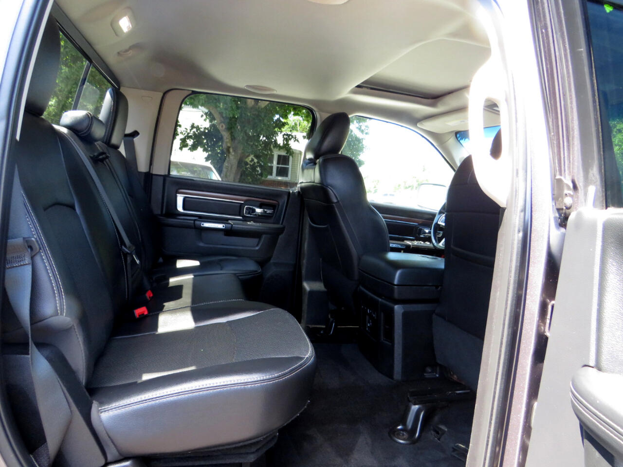 2015 Ram 1500 Laramie photo 13