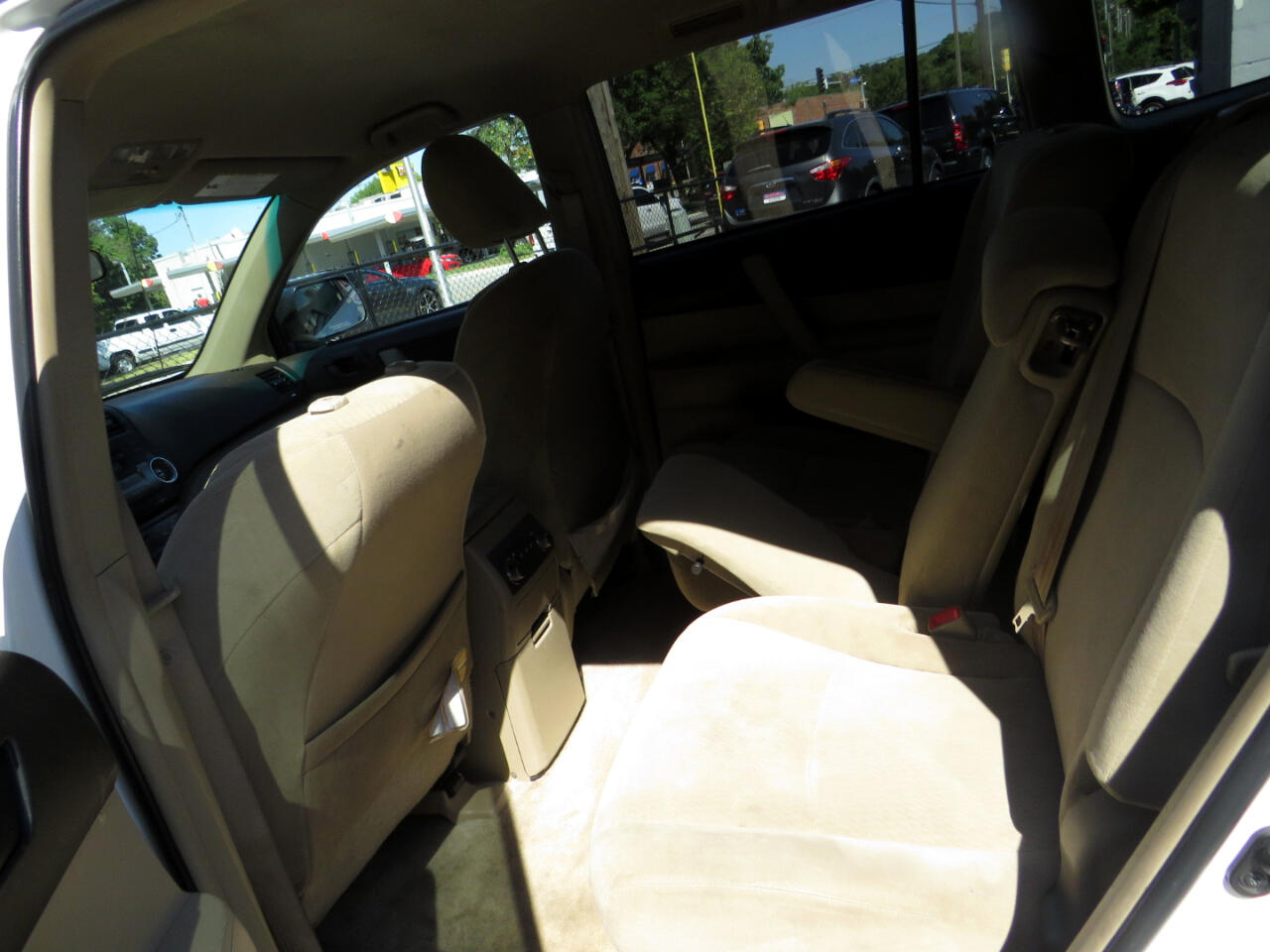 2010 Toyota Highlander Base photo 12