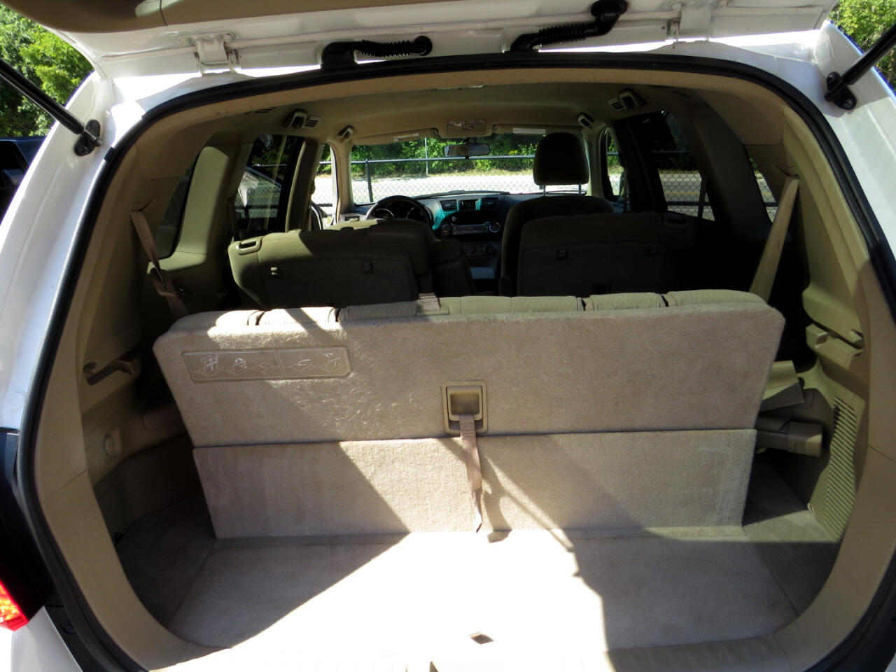 2010 Toyota Highlander Base photo 13