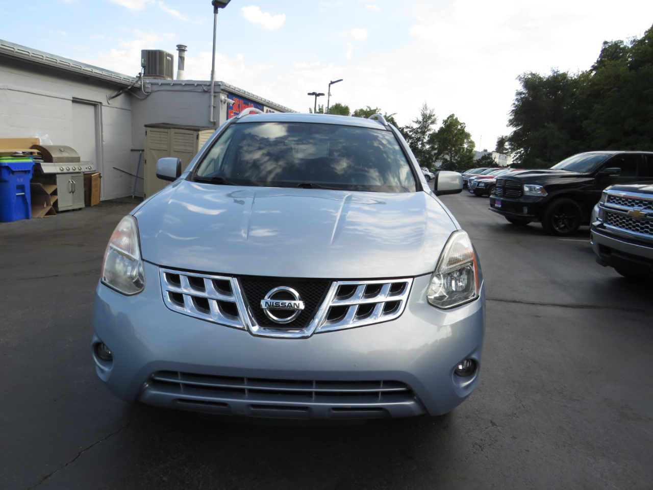 2013 Nissan Rogue AWD SV photo 3