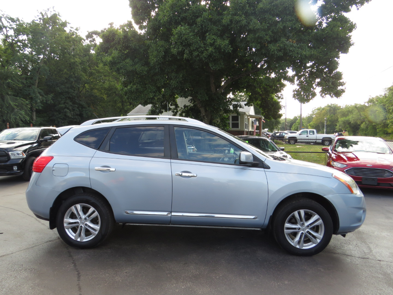 2013 Nissan Rogue AWD SV photo 5