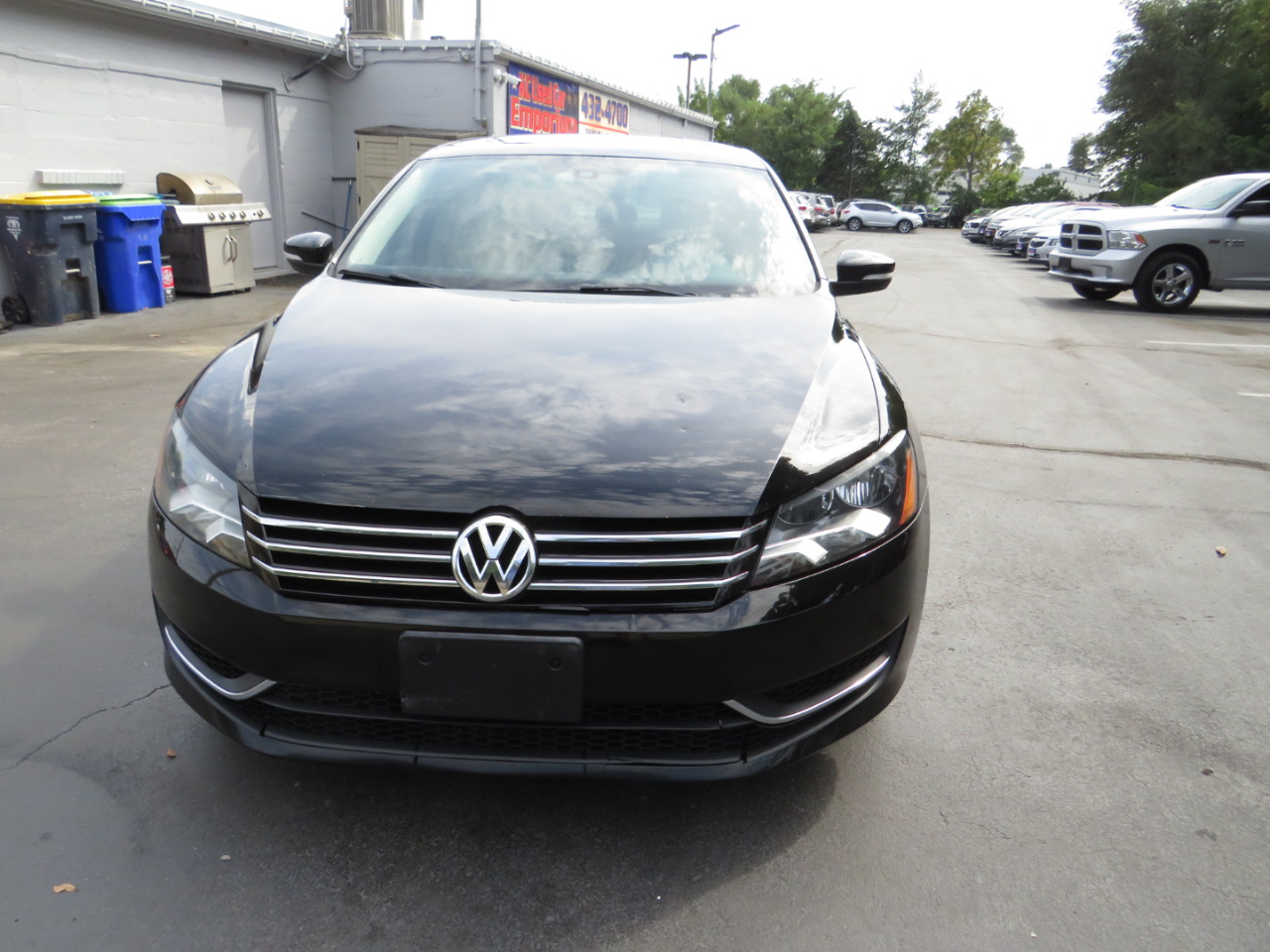 2013 Volkswagen Passat SE photo 2