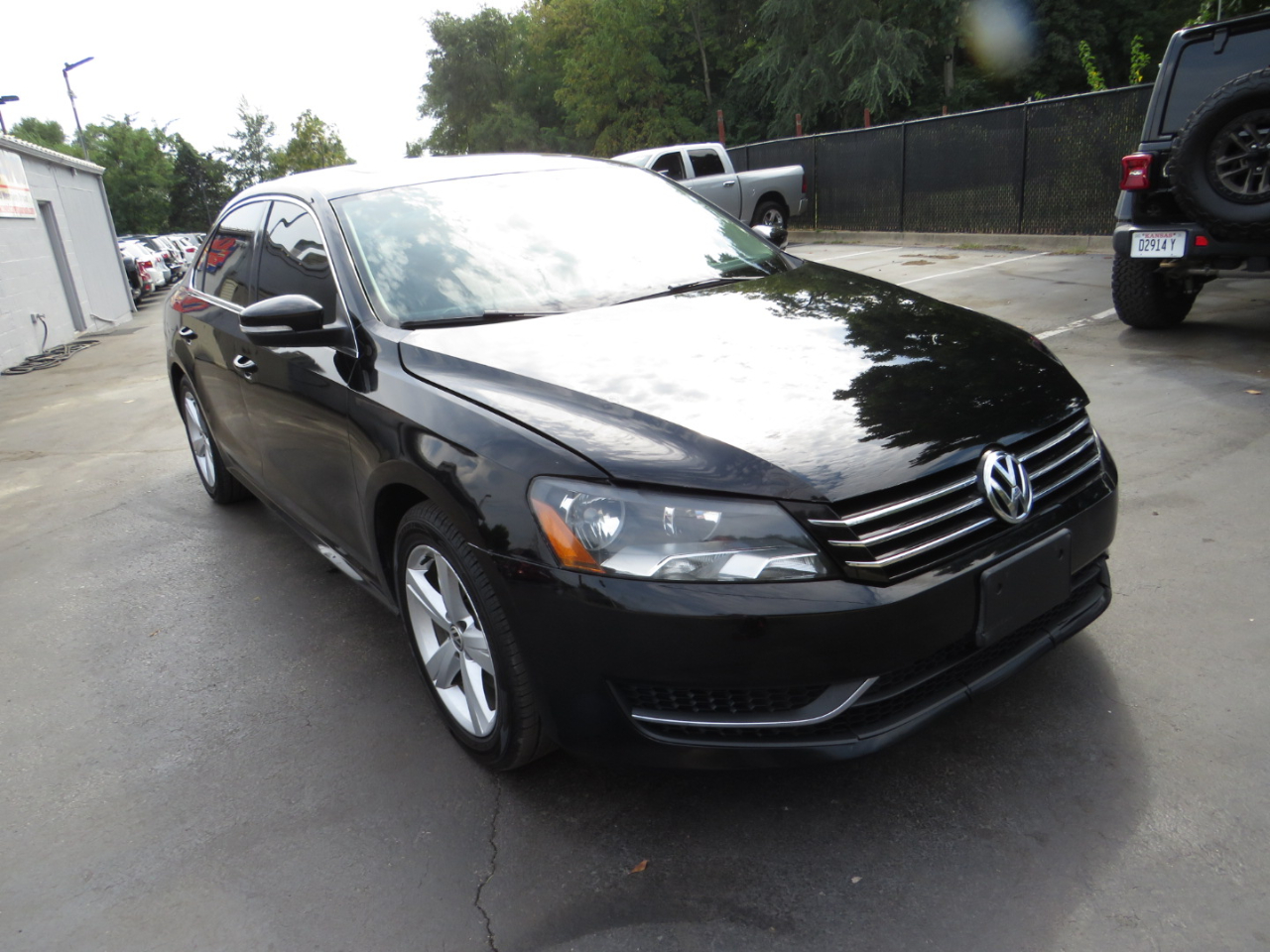 2013 Volkswagen Passat SE photo 3