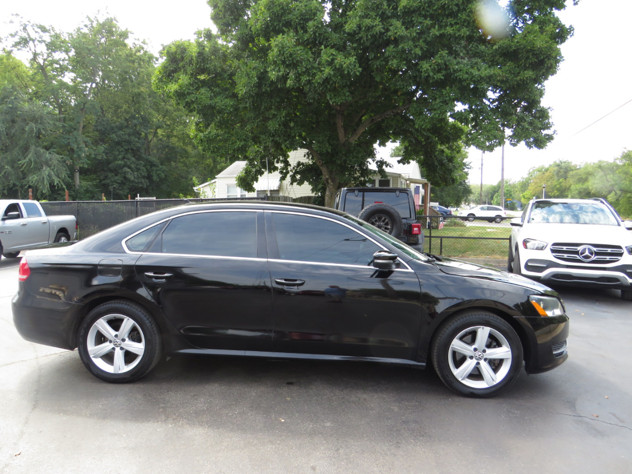 2013 Volkswagen Passat SE photo 4