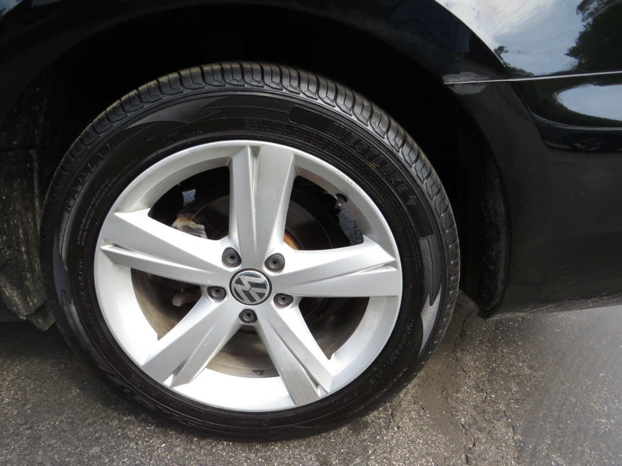 2013 Volkswagen Passat SE photo 8