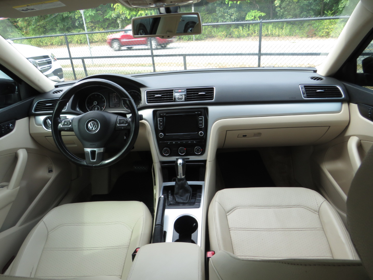 2013 Volkswagen Passat SE photo 14