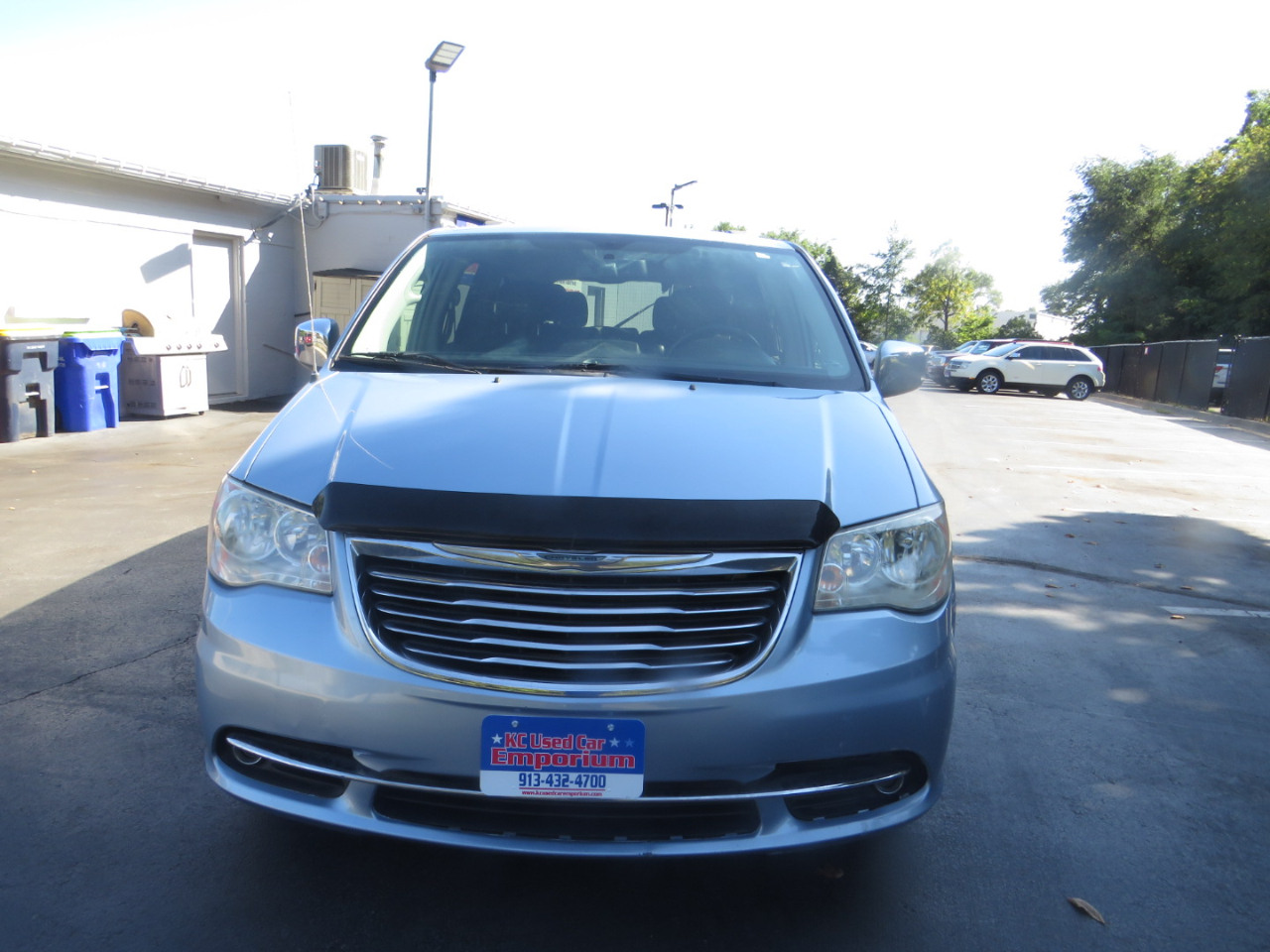 2013 Chrysler Town & Country photo 3