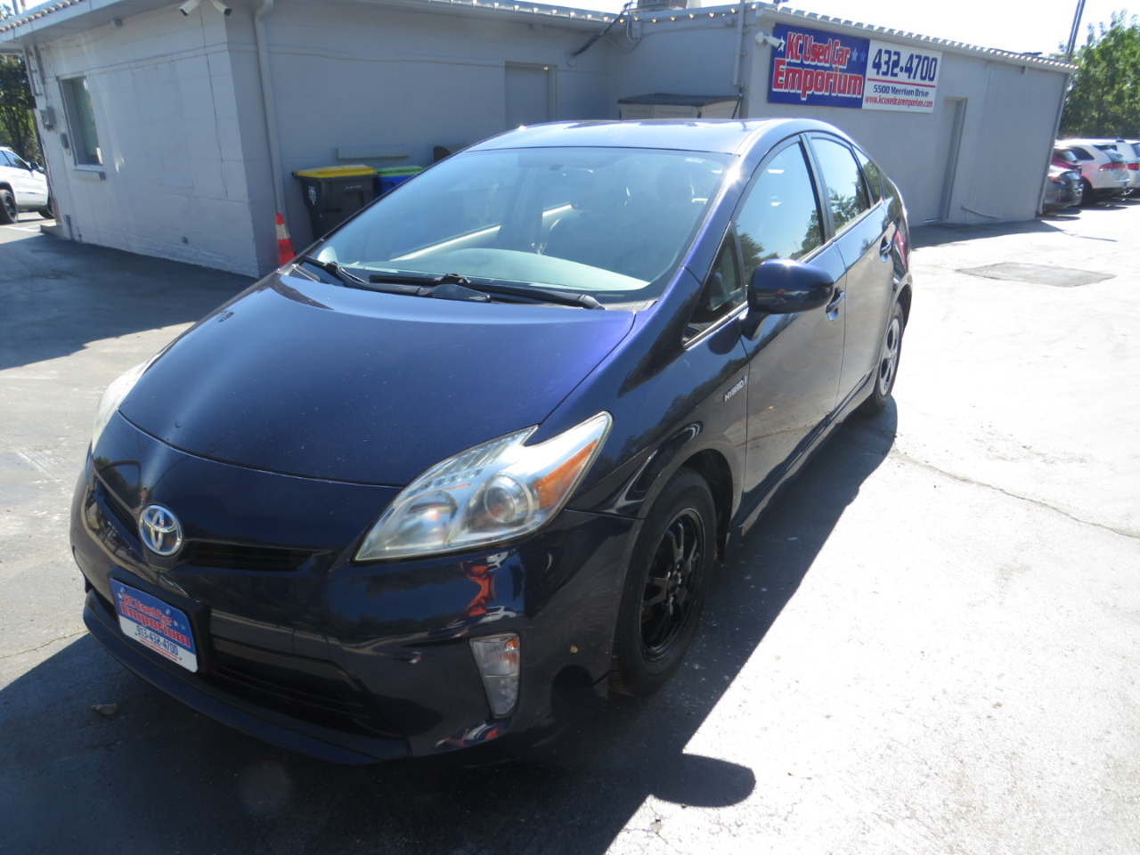 2013 Toyota Prius photo 2