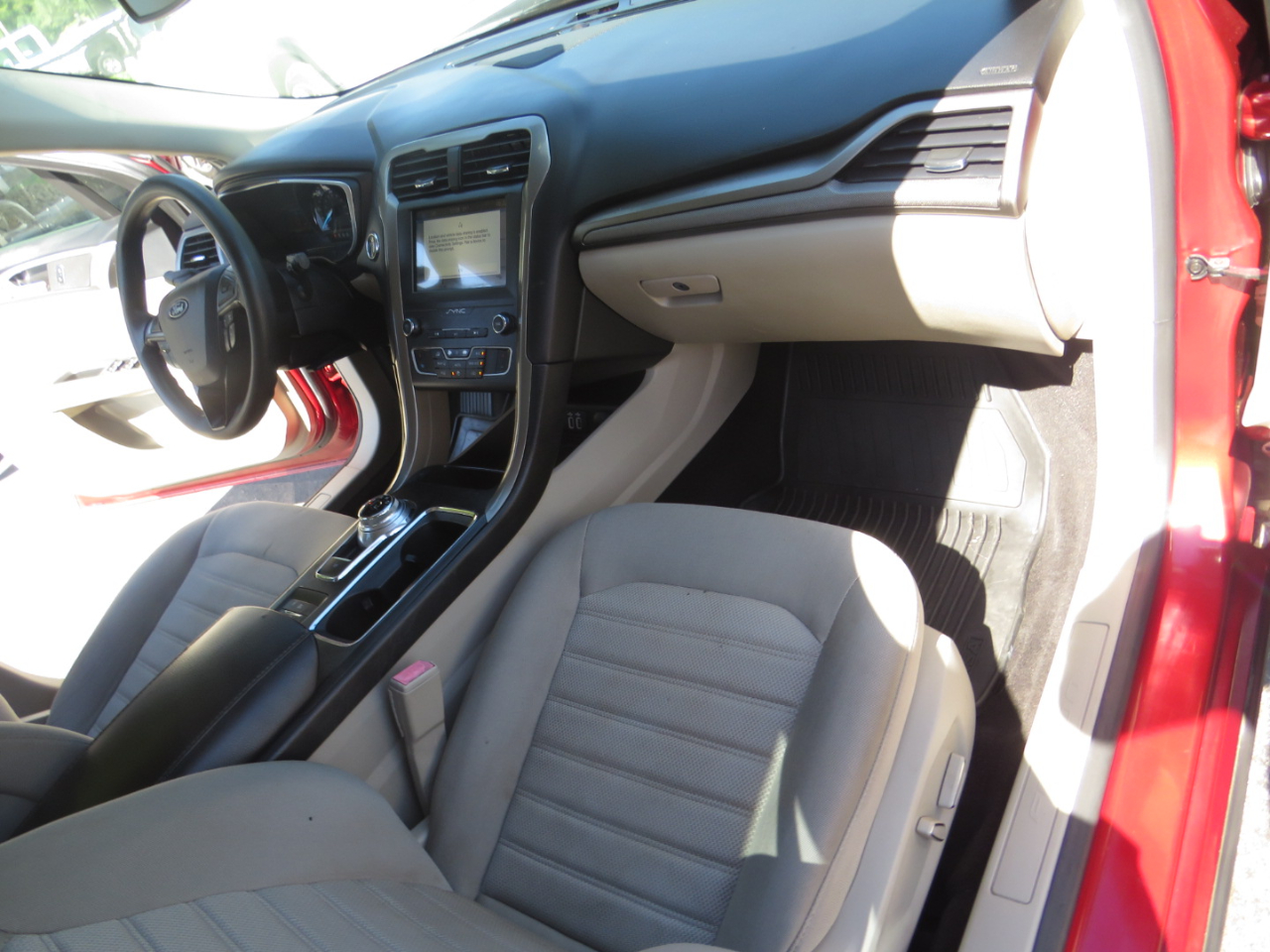 2019 Ford Fusion Hybrid SE photo 12