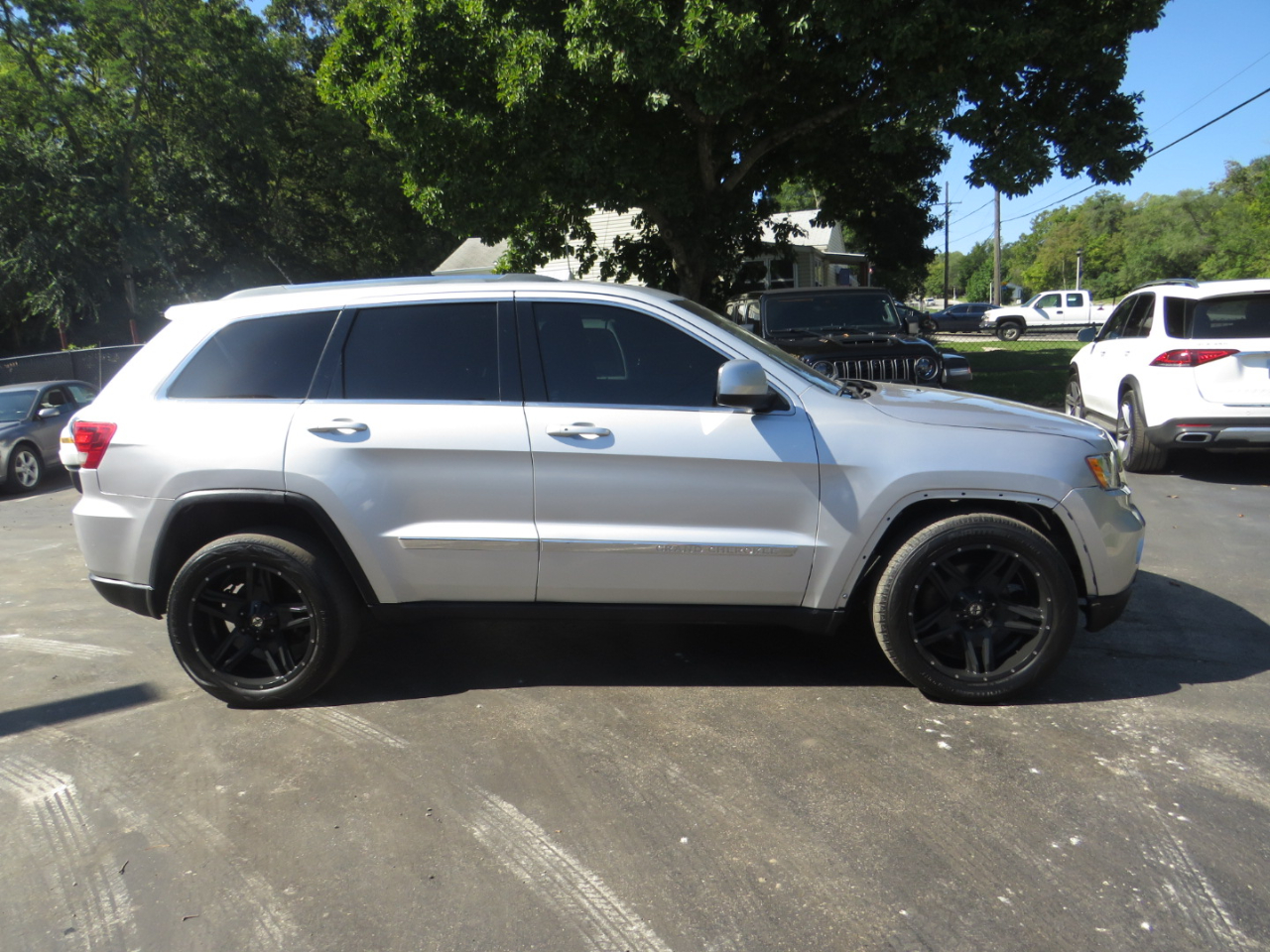 2012 Jeep Grand Cherokee Laredo photo 4