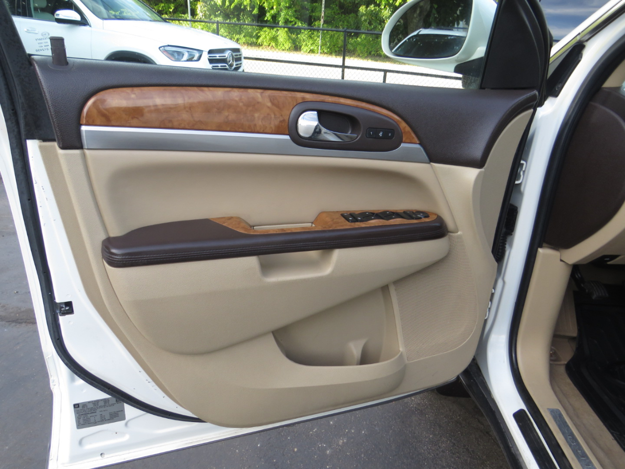 2012 Buick Enclave Leather photo 9