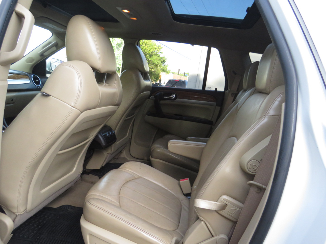 2012 Buick Enclave Leather photo 11