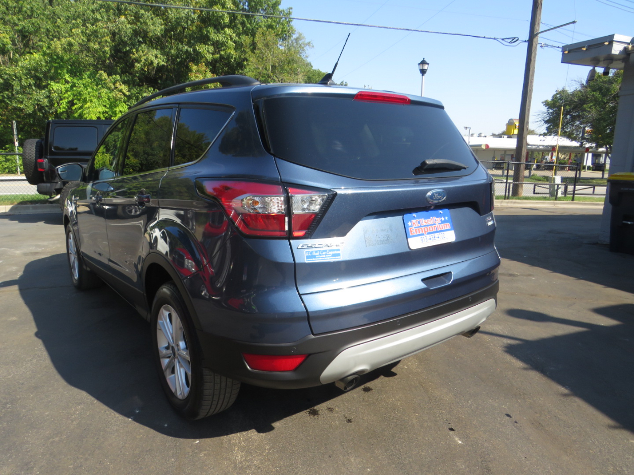 2018 Ford Escape SEL photo 9