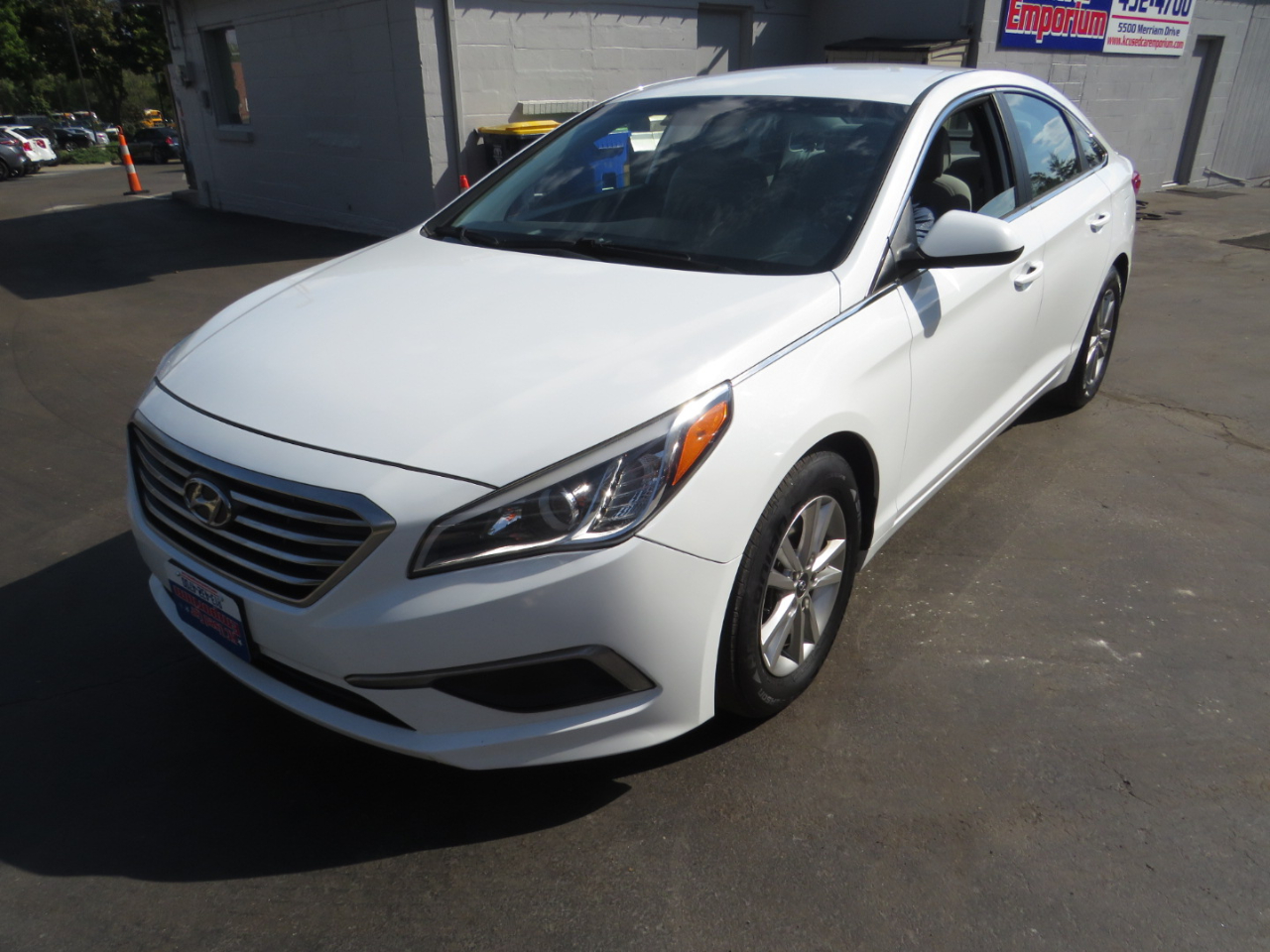 2016 Hyundai Sonata SE Eco photo 2
