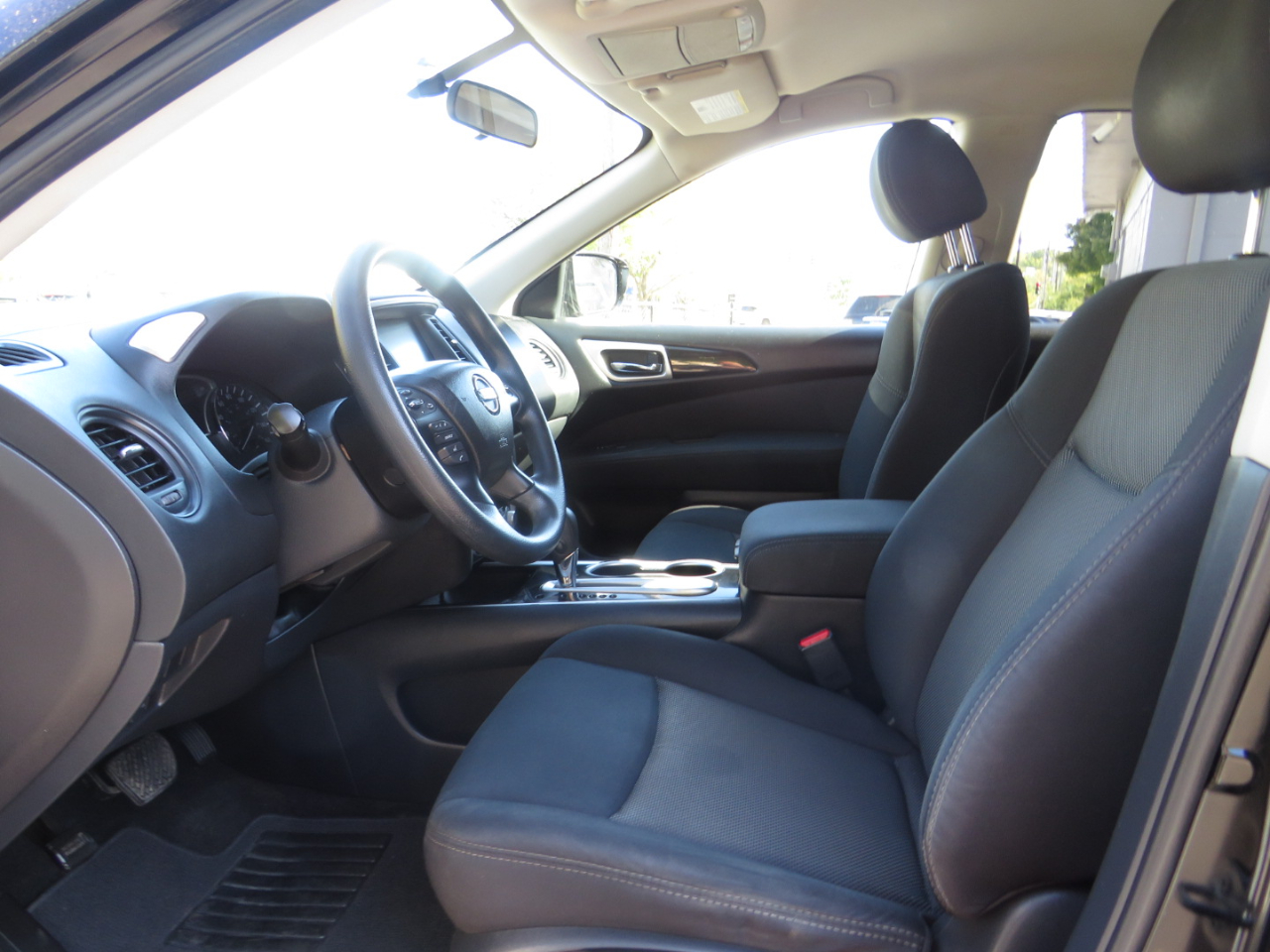 Nissan Pathfinder FWD S 2017 Nissan Pathfinder FWD S 2017