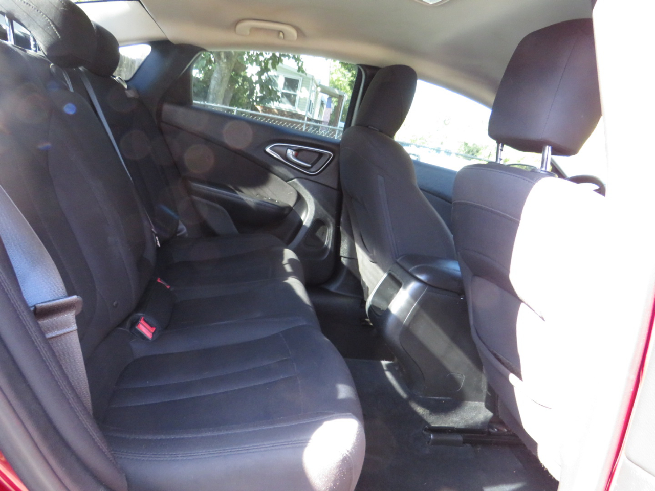 Chrysler 200 4dr Sdn Limited FWD 2015 Chrysler 200 4dr Sdn Limited FWD 2015